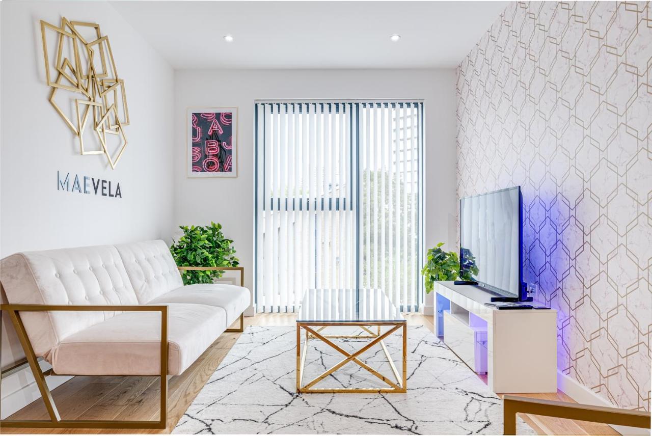 Maevela Apartments - Pink Luxury 1 Bed Apartment City Centre - 5 Min Walk From Bullring, Cube, Mailbox, New Street Station - Free Netflix & Wifi - No Parking Birmingham Exterior photo