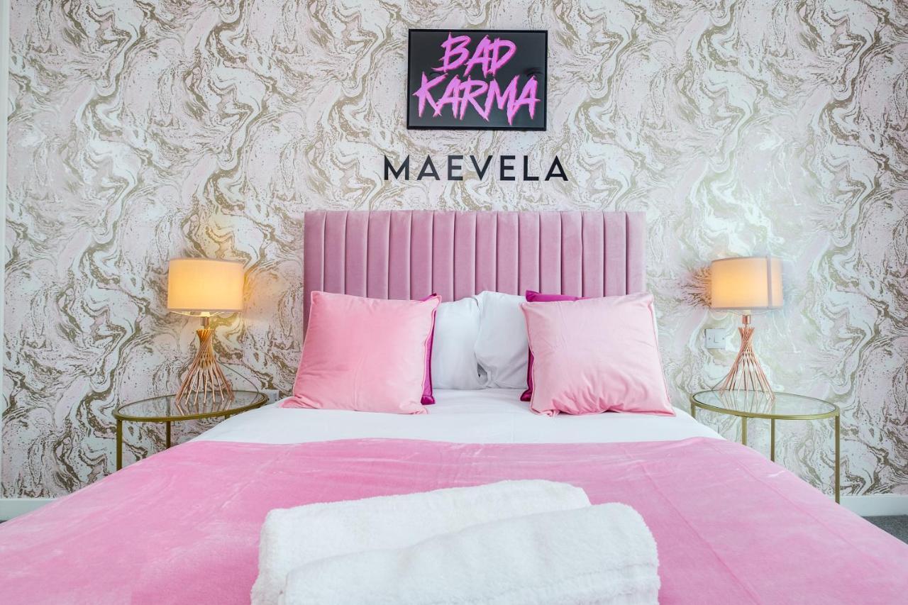 Maevela Apartments - Pink Luxury 1 Bed Apartment City Centre - 5 Min Walk From Bullring, Cube, Mailbox, New Street Station - Free Netflix & Wifi - No Parking Birmingham Exterior photo