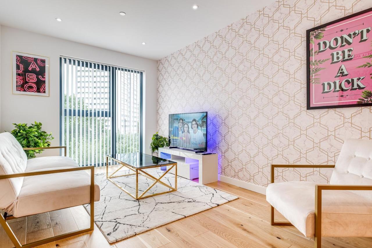 Maevela Apartments - Pink Luxury 1 Bed Apartment City Centre - 5 Min Walk From Bullring, Cube, Mailbox, New Street Station - Free Netflix & Wifi - No Parking Birmingham Exterior photo